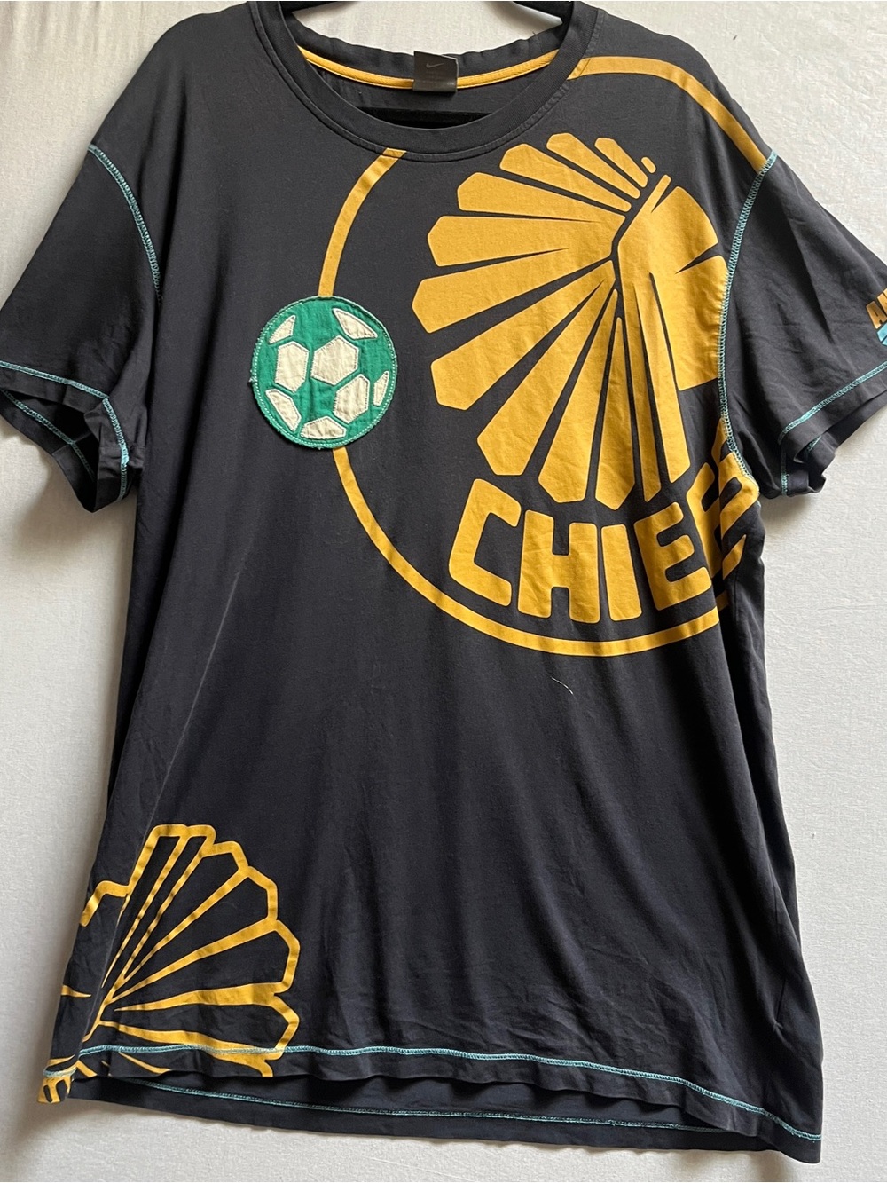 Nike Kaizer Chiefs FC Graphic Soccer T-Shirt Black Gold Mens Size L / XL